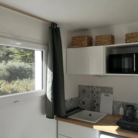 Apartment Studio Au Calme Vue Sur Garlaban *